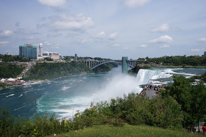 2-Day Niagara Falls USA Tour from Boston - Guides, group size, and the human side of the trip