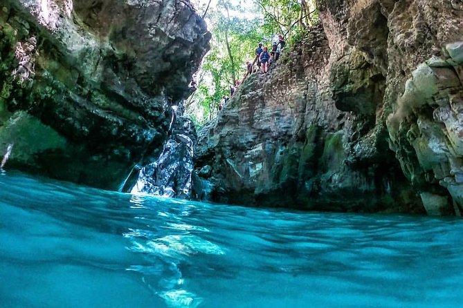 27 Waterfalls With Locals Expert Guides from Damajagua Entrance - The 40-minute climb to the 12th fall