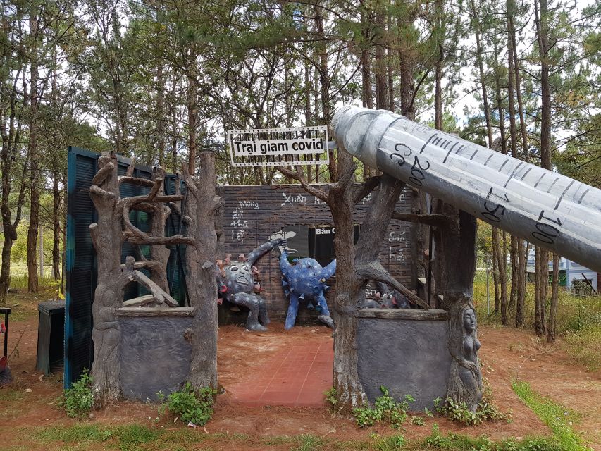 7-hour Datanla waterfall, Clay Tunnel and Holy See temple - Linh Phuoc Pagoda and its bottle dragon