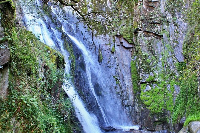A tour between Cascades and Schist Villages, Piodão - Fraga da Pena is the first major waterfall stop