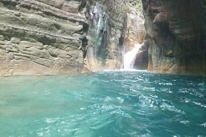 Adventure in the 7 Waterfalls + Typical Lunch and Transportation - What the four-hour schedule means