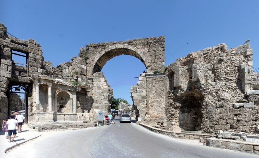 Alanya: Aspendos, Kursunlu Waterfalls and City of Side Tour - Who should book this experience?