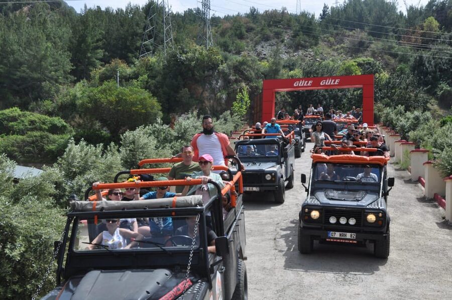 Alanya: Jeep Tour with Dim Cave, Waterfall with Dimcay Lunch - Guides, languages, and the overall pace