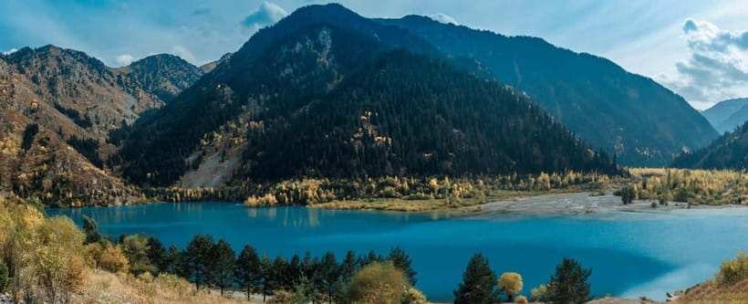 Almaty: Issyk Lake, Bear Waterfall & Trout Farm Day Trip - Issyk Lake and its turquoise mountain setting