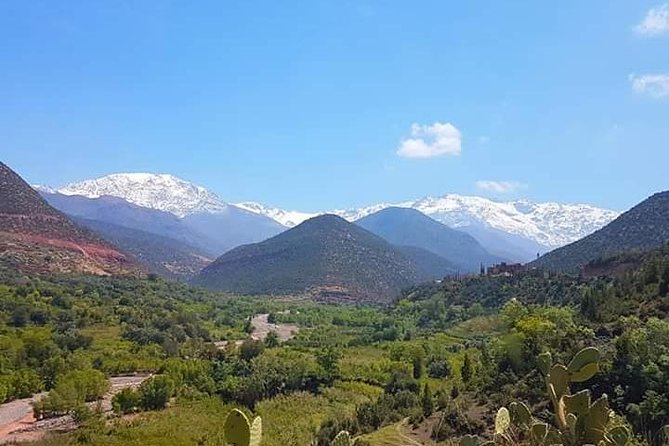 Atlas Mountain & Berber Villages and Waterfalls Day Trip from Marrakech - Leaving Marrakech for the Atlas foothills