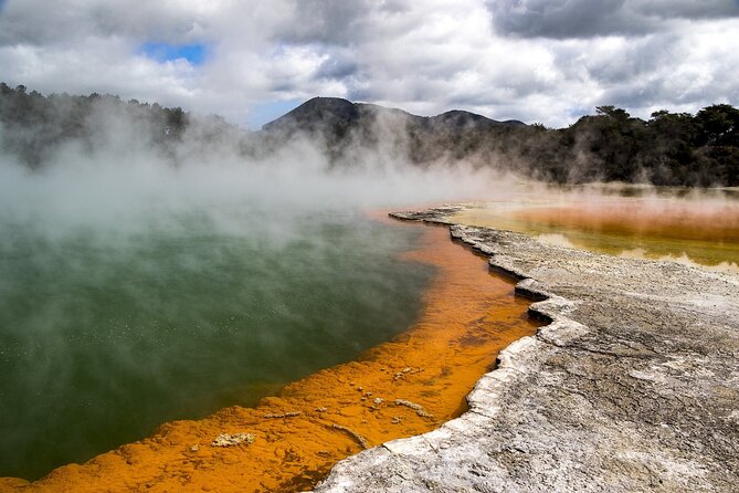 Auckland: Rotorua, Taupo, Waiotapu & Huka Falls Private Trip - Waiotapu’s bubbling mud and bright thermal pools