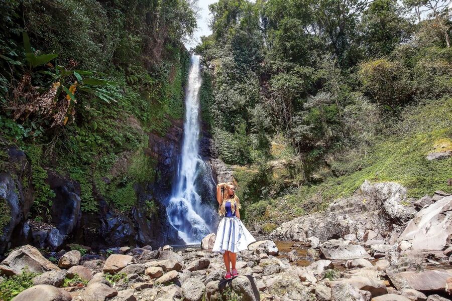 Bali: Gitgit and Alingaling Waterfalls Small Group Tour - Gitgit Waterfall and the guide-fee question