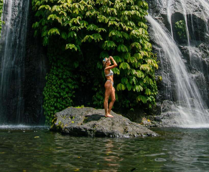 Bali: Hidden Waterfalls Private Tour (All-Inclusive) - Twin Lakes lunch: a needed pause above the water