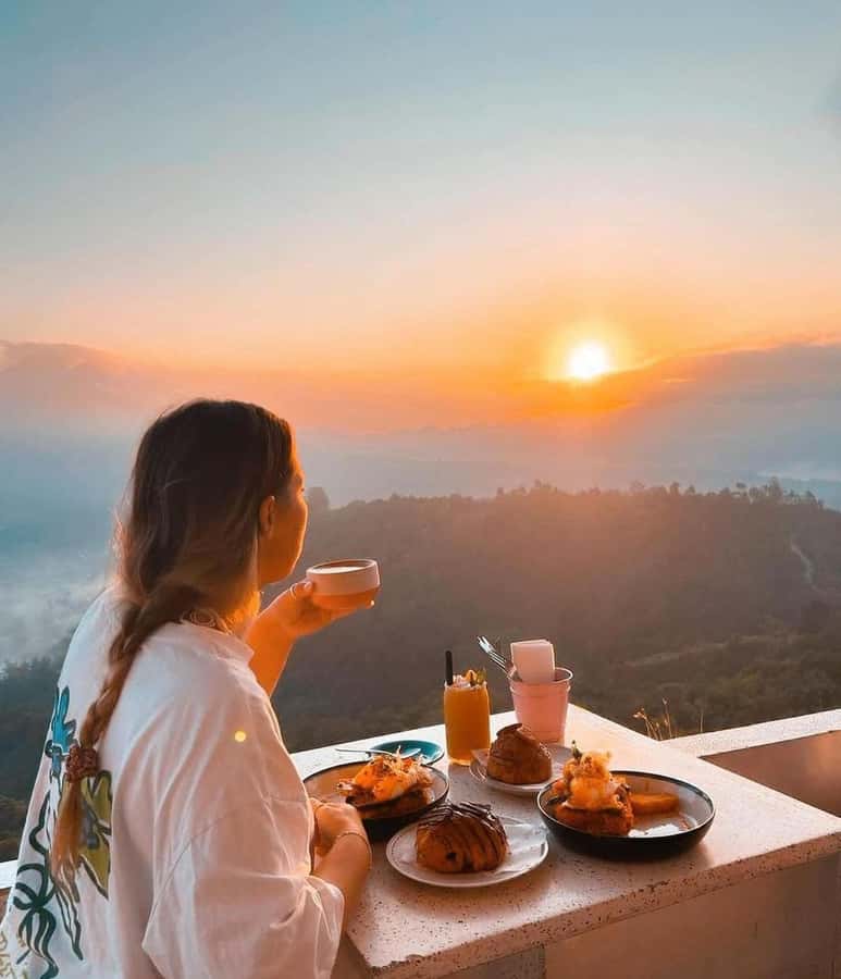 Bali: Kintamani Cafe, Waterfall, Temple and Cretya Ubud Tour - Coffee and herbal tea in Tampaksiring