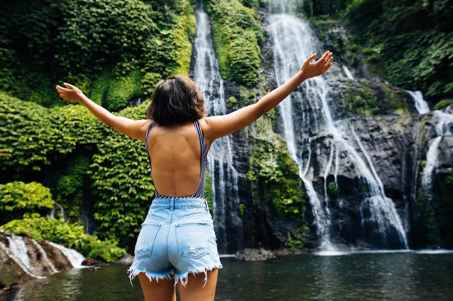Bali: Lake Bratan, Handara Gate, Waterfall & Swing Tour - What to pack for the mountain day