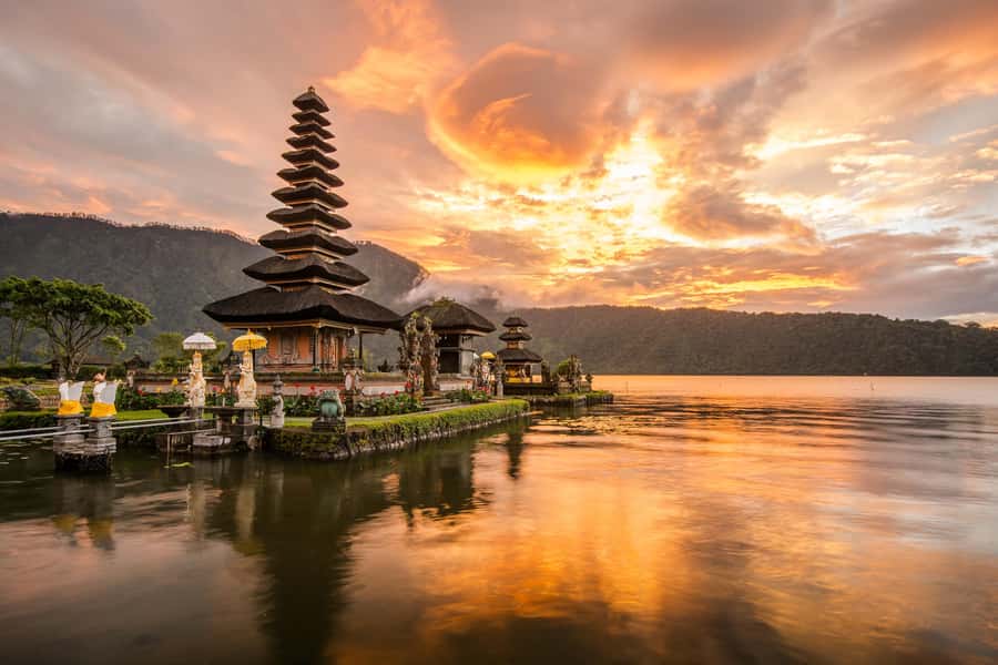 Bali: Lake Bratan, Handara Gate, Waterfall & Swing Tour - Why this North Bali route works