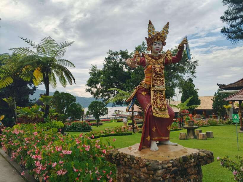 Bali: Lake Temple, Jatiluwih Rice Terrace & Waterfall Tour - Coffee Tasting, With a Practical Caveat