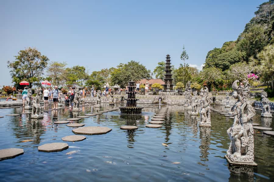 Bali: Lempuyang Quick Access, Waterfall, Water Palace & More - Who should book this day out?