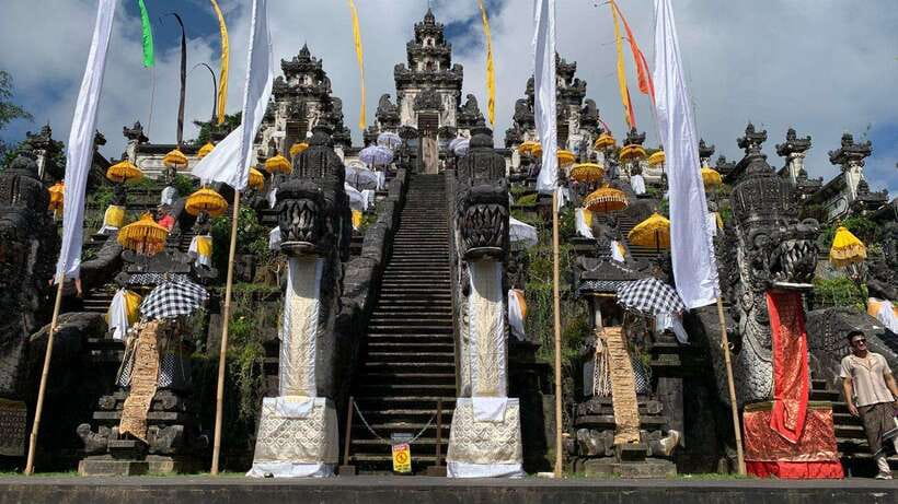 Bali: Lempuyang Temple, Tirta Gangga, and Temesi Waterfall … - Tirta Gangga, fish ponds, and a slower pace