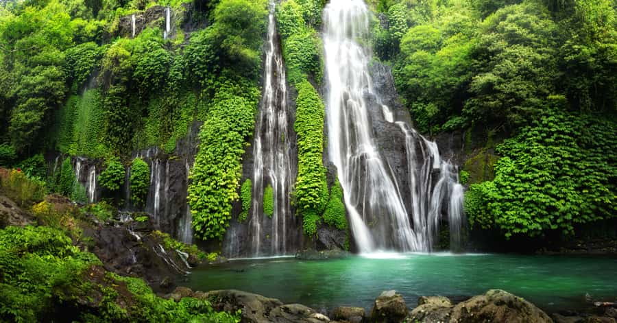 Bali: Munduk Waterfalls Trek, Twin Lakes and Temple Tour - Tamblingan Lake by traditional canoe