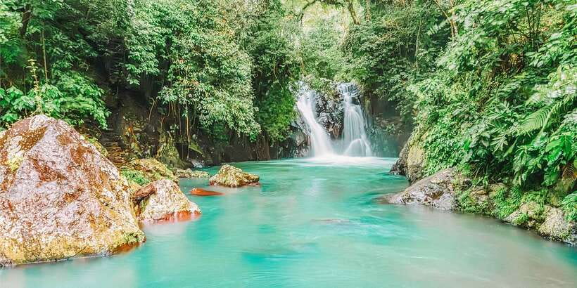 Bali: Secret Garden, Ulun Danu Temple and Waterfall Tour - Why this Bali day trip works