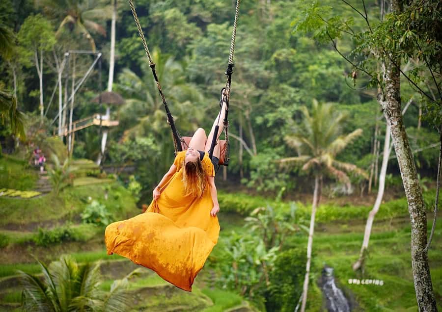 Bali/Ubud: Kanto Lampo Waterfall, Monkey Forest & Swing Tour - The guides are a major part of the value
