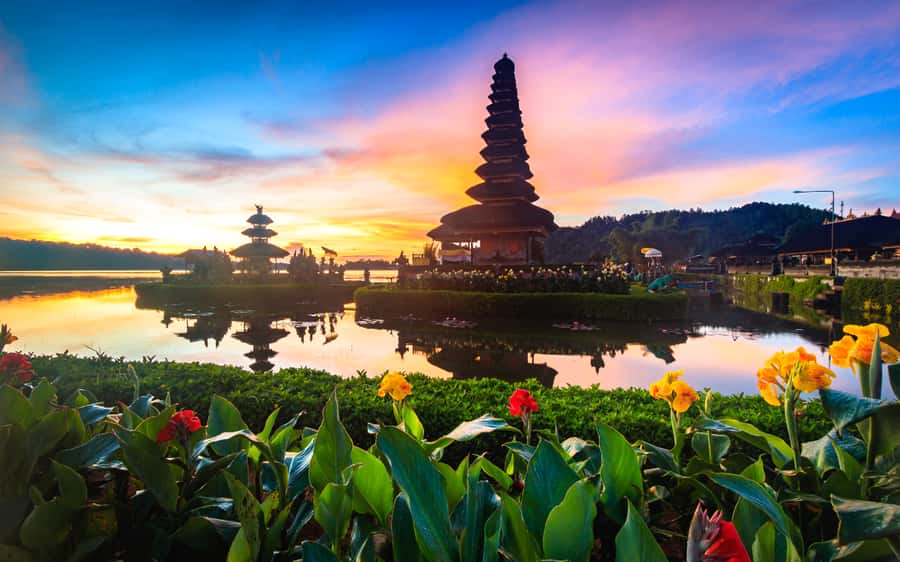 Bali: Waterfalls, Temples, and Rice Terraces Scenic Tour - Tanah Lot: a dramatic finish by the sea