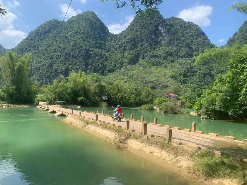 Ban Gioc Waterfall - God Eyes Mountain 1 Day By Car - Guides, vehicles, and the small-group advantage