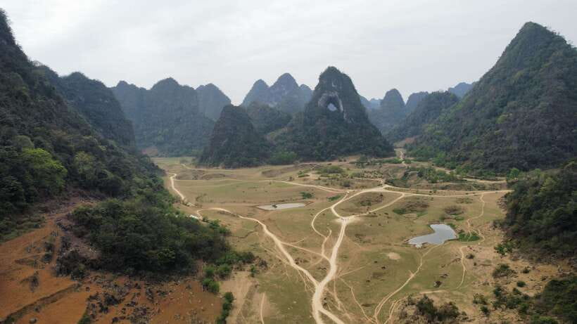 Ban Gioc Waterfall - God Eyes Mountain 1 Day By Car - Truc Lam Pagoda and the first view of the falls