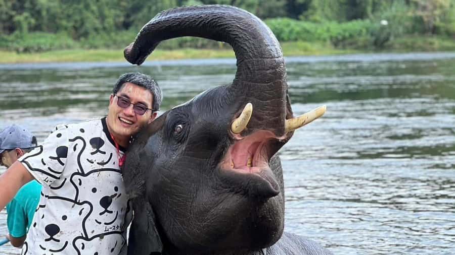 Bangkok: Elephants World & Erawan Waterfall in Kanchanaburi - What to pack for this long outdoor day