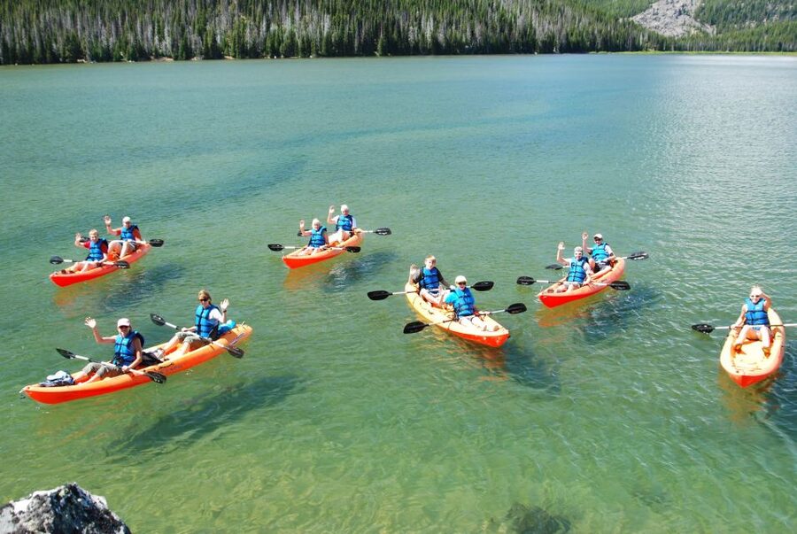 Bend: Guided Kayak Tour on the Cascade Lakes - The May and October version may use the Deschutes River