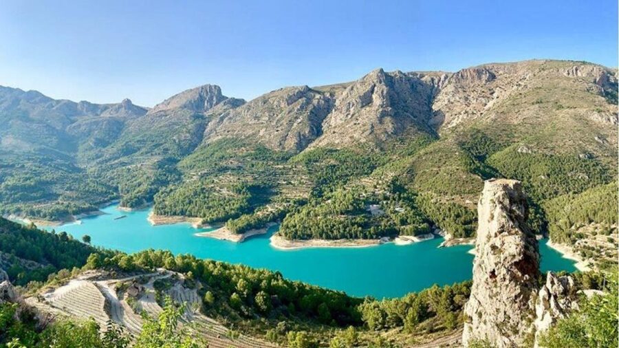 Benidorm: Guided Jeep Trip to Guadalest and Algar Falls - Who should book this experience?