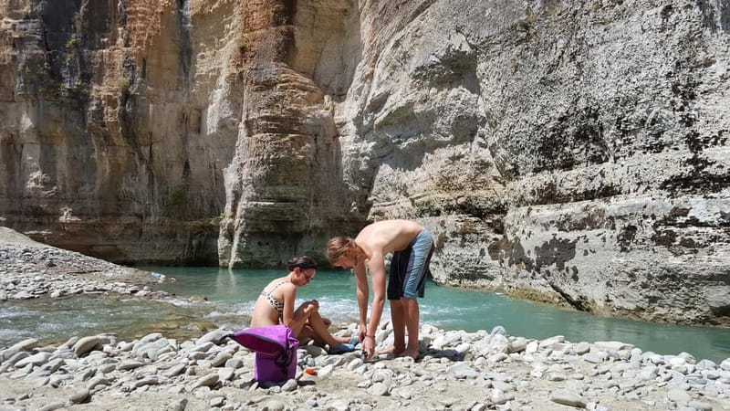 Berat: Osum Canyon and Bogove Waterfall Tour - Local food between the water stops