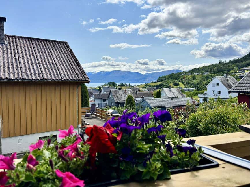 Bergen: Hardangerfjord & Waterfalls Bus Tour with Apple Pie - The long ride back through Vestland and Osterfjord