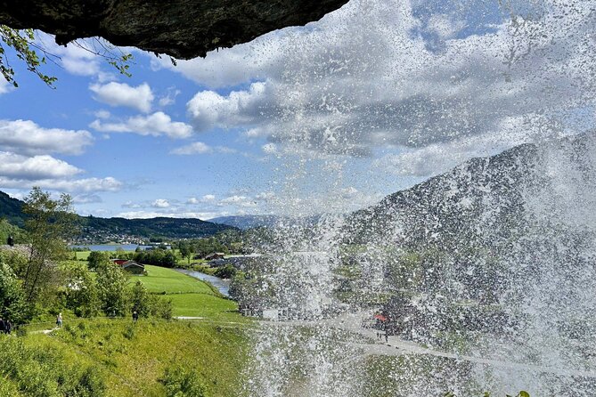 Bergen: Hardangerfjord, Waterfalls, Culture & Apple pie - Fossen Bratte and its 80-meter drop