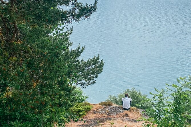 Bergen in a day, Guided tour: Old Town, Waterfalls & Waffles - Salthammeren: a brief stop with great age