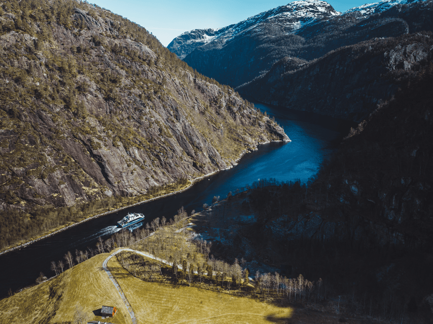 Bergen: Mostraumen Fjord & Waterfall Cruise - How weather changes the experience