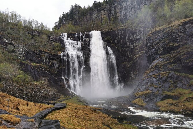 Bergen : Private Waterfalls and Wonders Tour in Norway - An hour in Eidfjord for lunch and fjord views