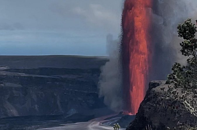 Best of Big Island: Volcanoes, Waterfall, Blacksand Beach & Lunch - The guides are a major part of the value