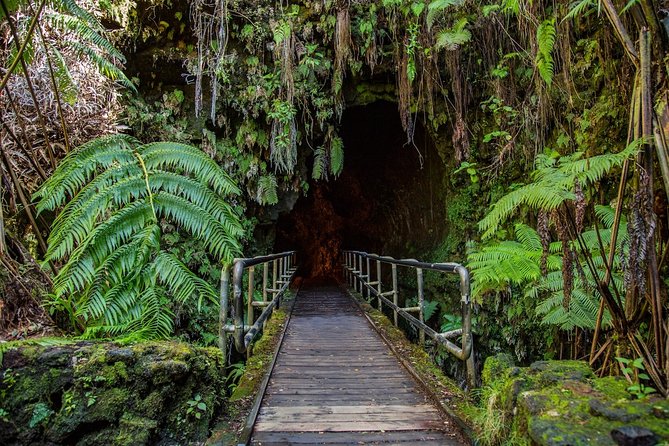 Big Island in a Day: Volcanoes Waterfalls Sightseeing and History - Southern Hawaii, Captain Cook, and the long ride home