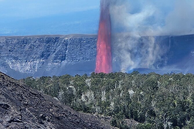 Big Island Waterfalls, Blacksand Beaches, Lava Tubes & Volcanoes - A smart way to see Hilo in one day