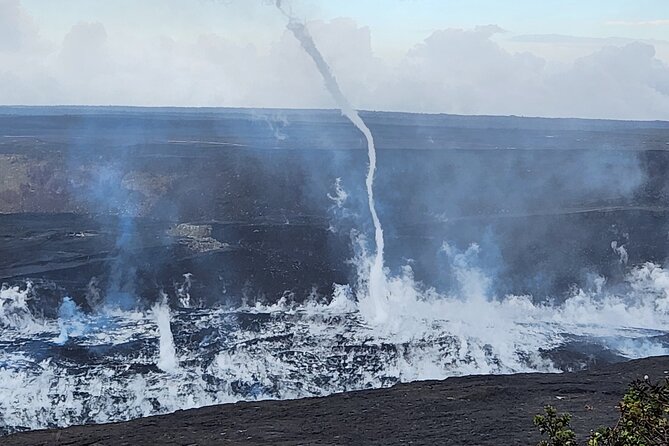 Big Island Waterfalls, Blacksand Beaches, Lava Tubes & Volcanoes - Richardson Ocean Park brings the coast into the picture