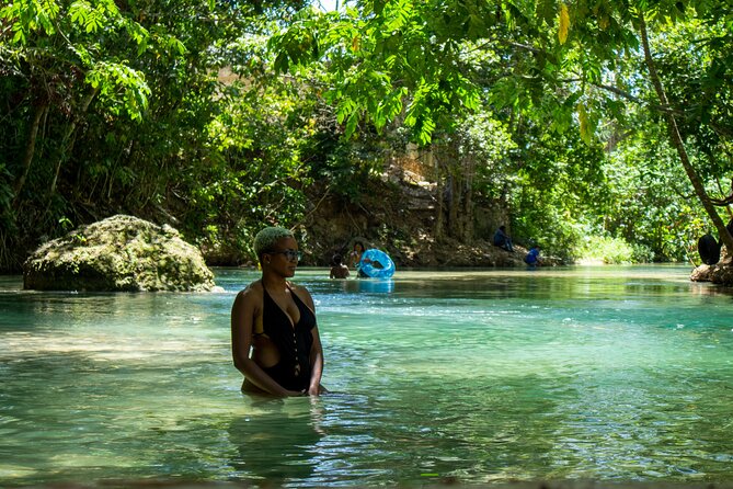 Blue Hole and Dunn’s River Falls Tour with Lunch and Cocktails at Reggae Hill - Guides can make or break the outing