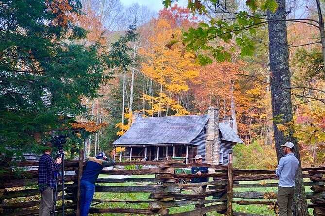 Blue Ridge Parkway Waterfalls Hiking Tour from Asheville - Who should book this hike?