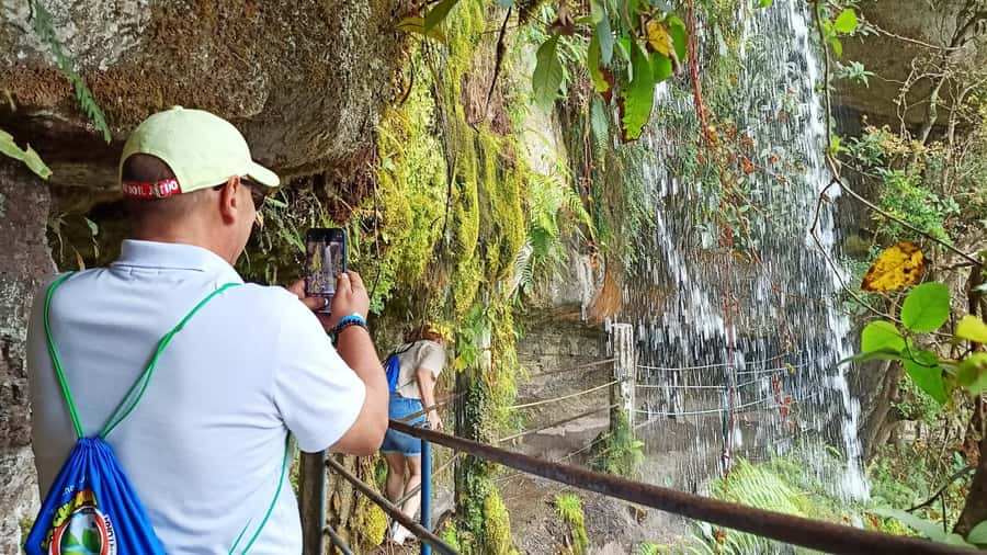 Bogota: La Chorrera Waterfall Guided Hike and Guadalupe Hill - The road toward La Chorrera and the cloud forest