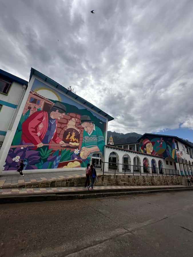 Bogotá: Visit Colombia's Highest Waterfalls & Guadalupe Hill - Facing the 590-Meter Drop at La Chorrera