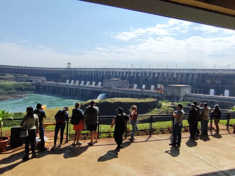 Brazilian Falls, Bird Park and Itaipu Dam - Two hours at the Bird Park