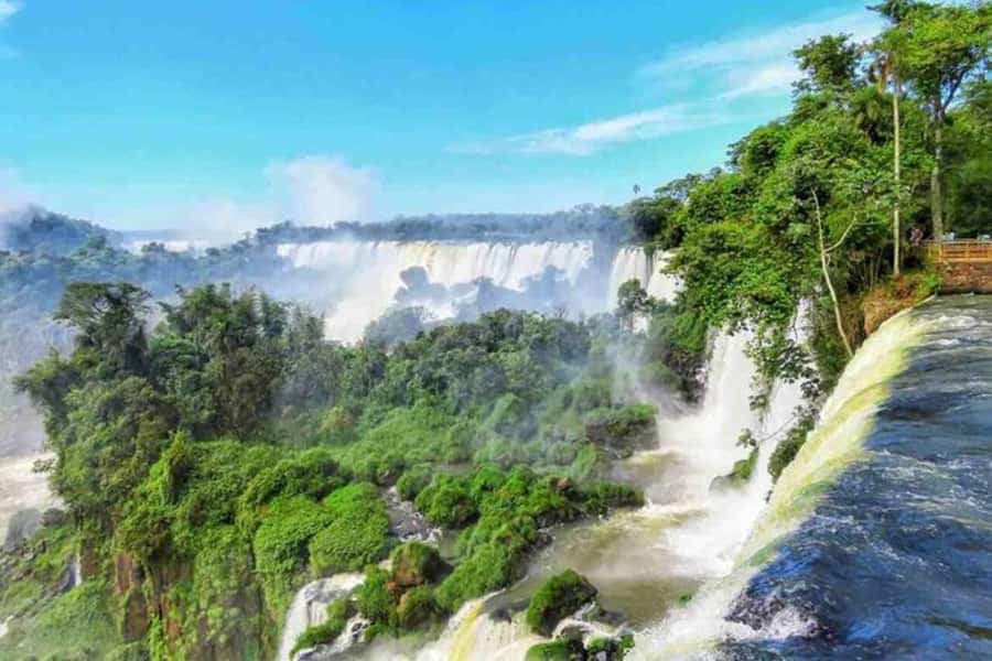 Buenos Aires: Iguazu Falls Private Tour with Flights - Why a private guide can be worth the extra cost
