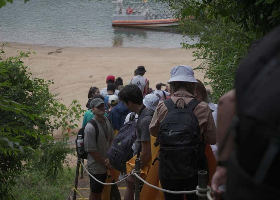 Buenos Aires: Iguazú Falls with Boat Ride & Optional Flight - What to pack for the park