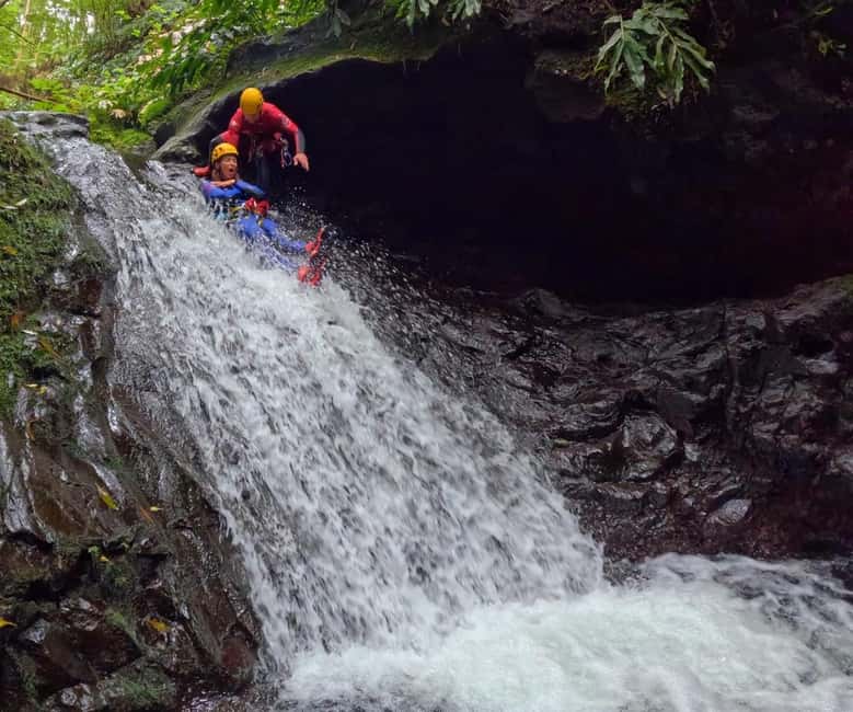 Canyoning in Ribeira dos Caldeirões – Hidden Waterfall Adventure - The first 15 minutes: equipment and an easy approach