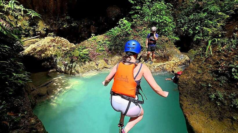 Cebu: Moalboal Sardine Run & Kawasan Falls Canyoneering - Lunch at Badian before the canyon