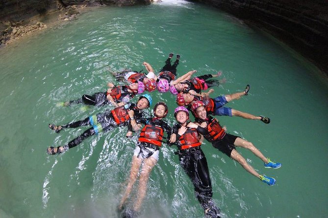 Cebu: Oslob Whale Shark Swimming and Kawasan Falls Canyoneering - What the best guiding looks like