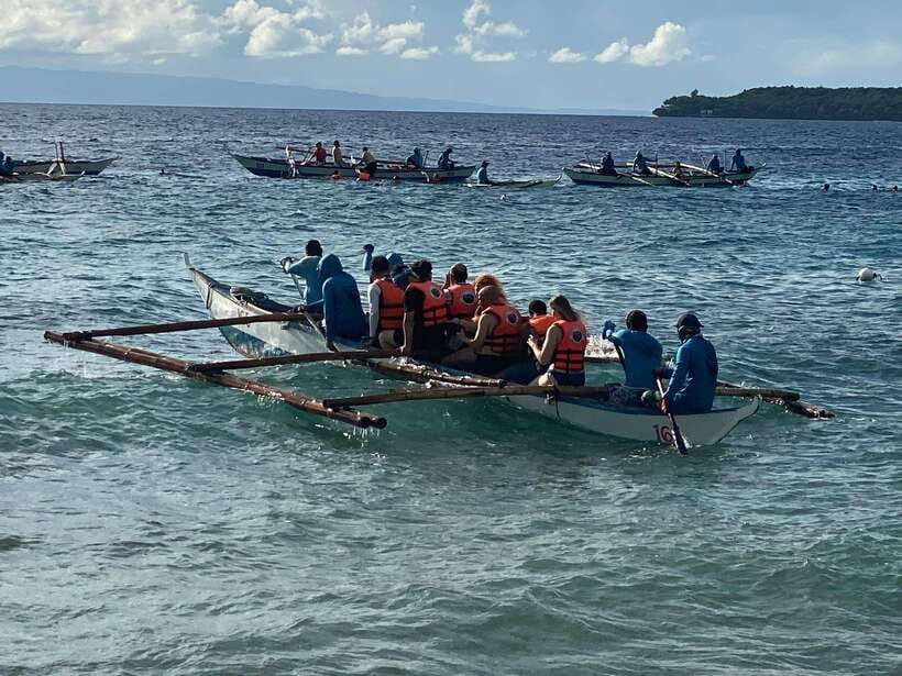 Cebu: Whaleshark Encounter, Sumilon Sandbar & Tumalog Falls - Sumilon Island’s sandbar and one hour in the water