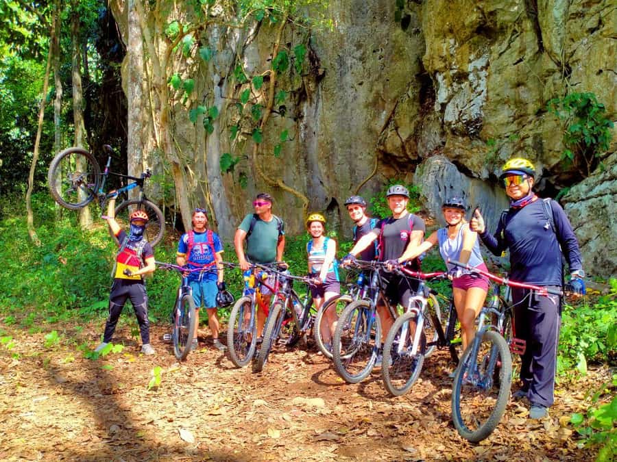Chiang Mai: 22 km XC Mountain Biking from Sticky Waterfall - Lunch and a swim at Mae Kuang Reservoir