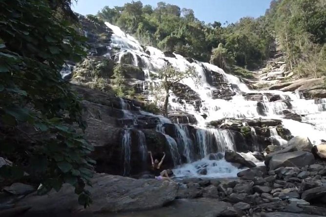 CHIANG MAI: Doi Inthanon-Trekking Pha Dok Seaw-Waterfall-Lunch - A simple local lunch